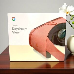 Google Day Dream View 2017 VR Coral Headset with Controller NOS New Sealed